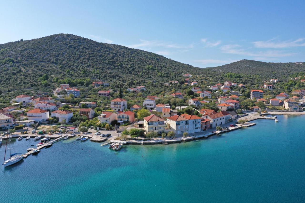 Apartments Babin Vinišće Eksteriør billede