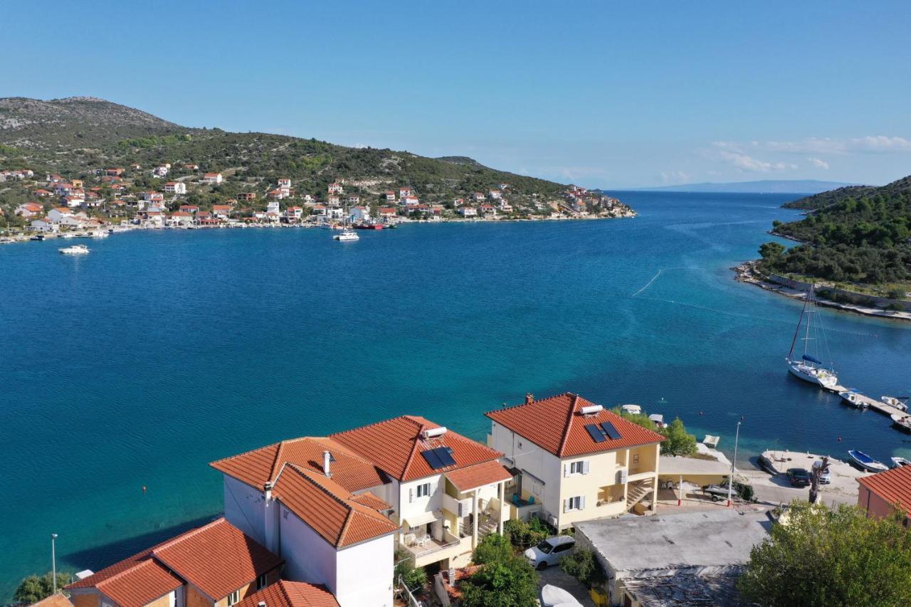 Apartments Babin Vinišće Eksteriør billede